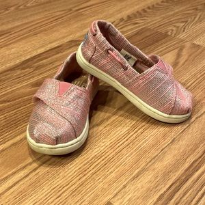 Toddler Toms pink shimmer 7T